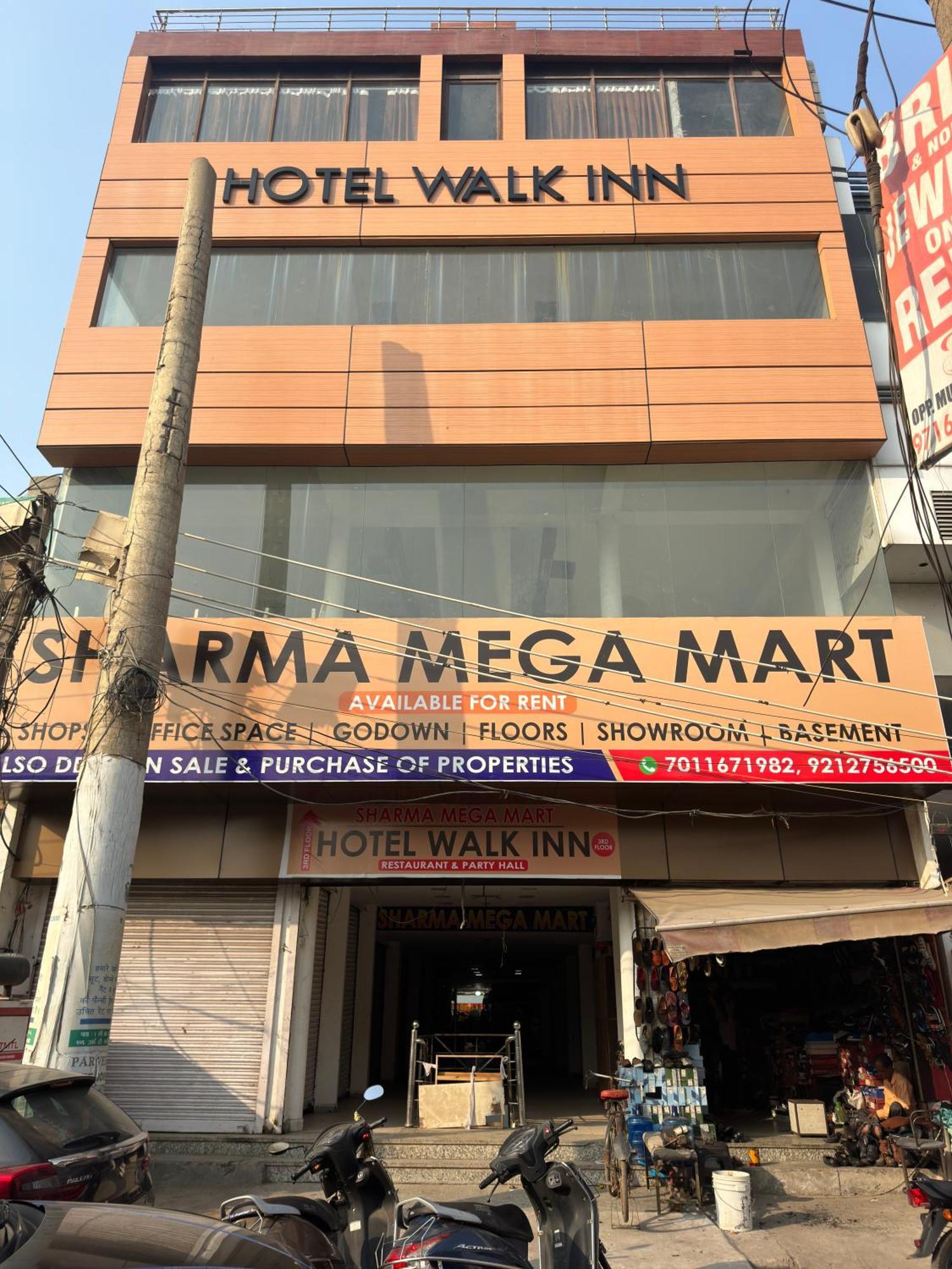Hotel Walk Inn ファリーダーバード エクステリア 写真